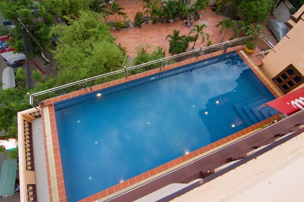 G Eleven Hotel Phnom Penh Bagian luar foto