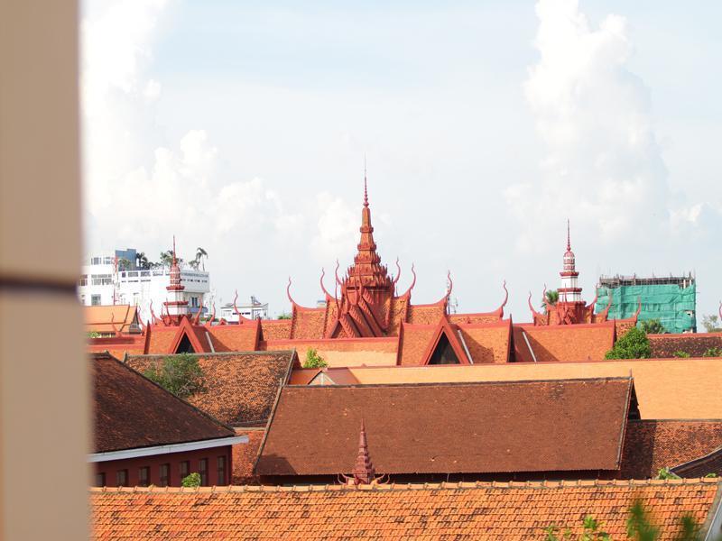 G Eleven Hotel Phnom Penh Bagian luar foto