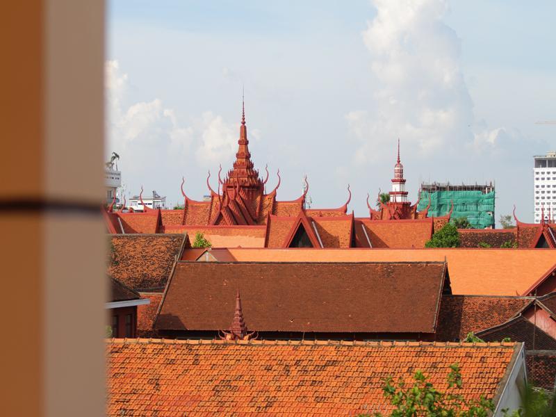 G Eleven Hotel Phnom Penh Bagian luar foto