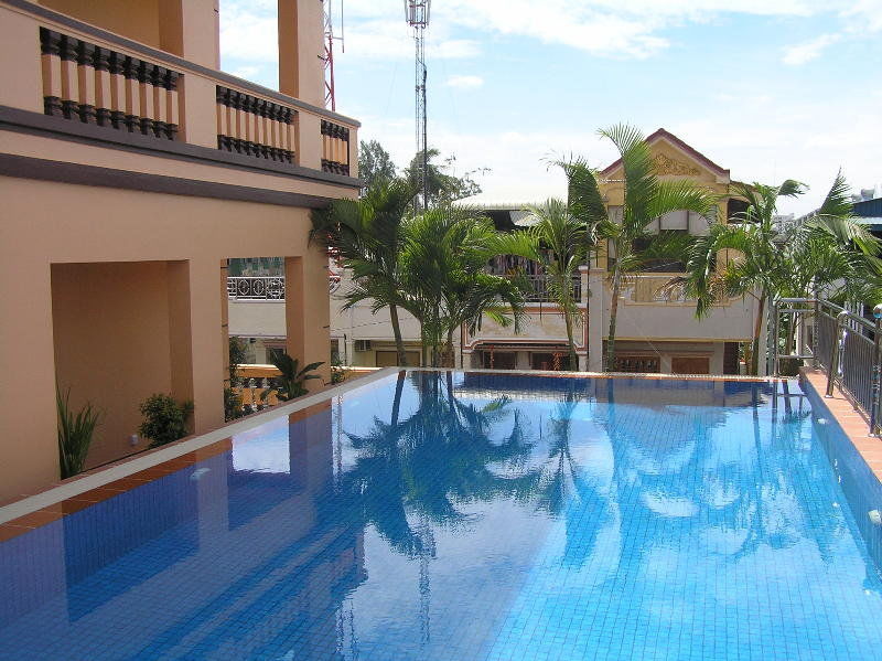 G Eleven Hotel Phnom Penh Bagian luar foto