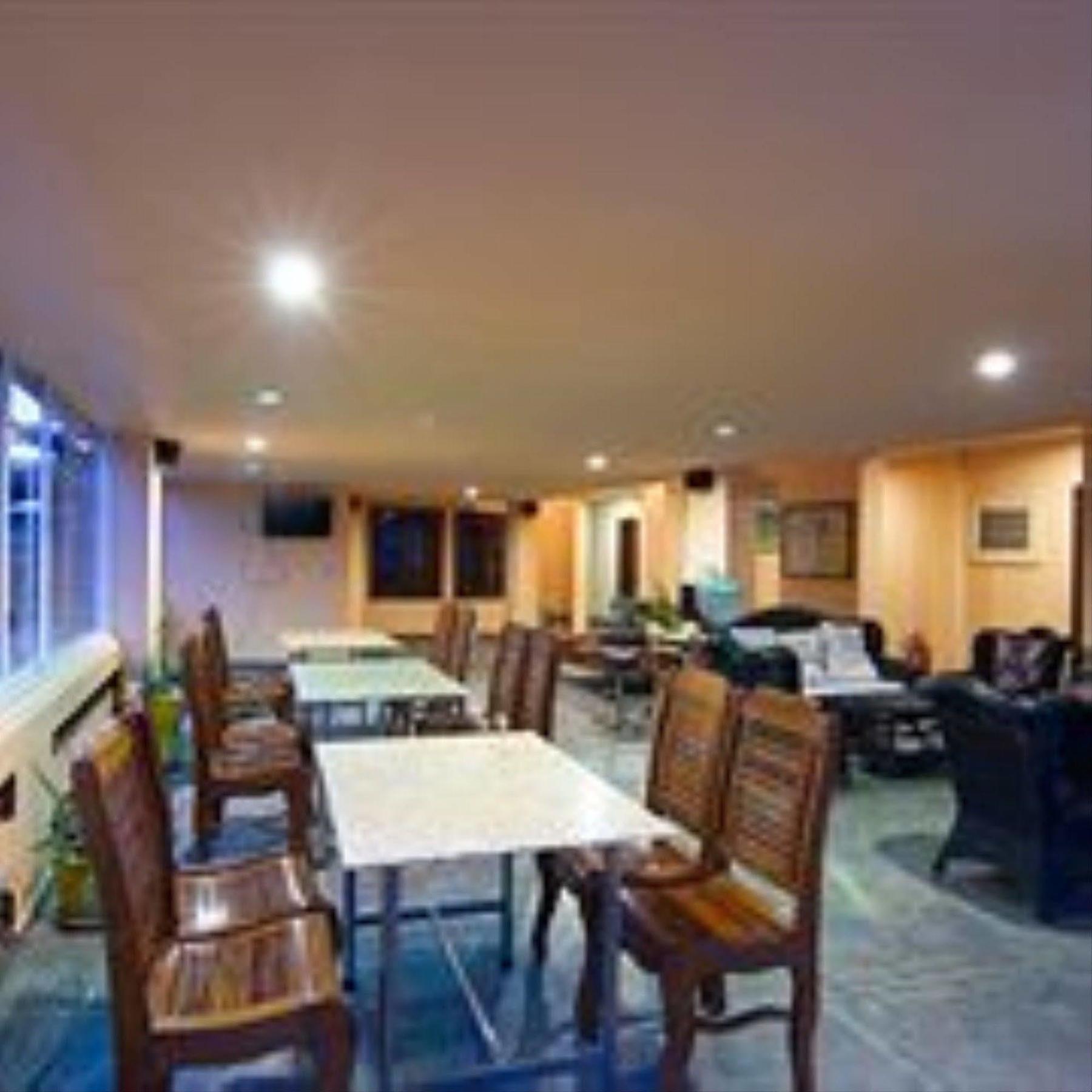 G Eleven Hotel Phnom Penh Bagian luar foto