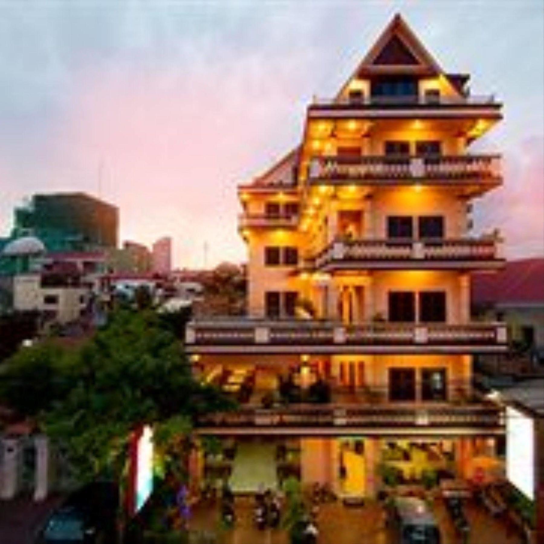 G Eleven Hotel Phnom Penh Bagian luar foto