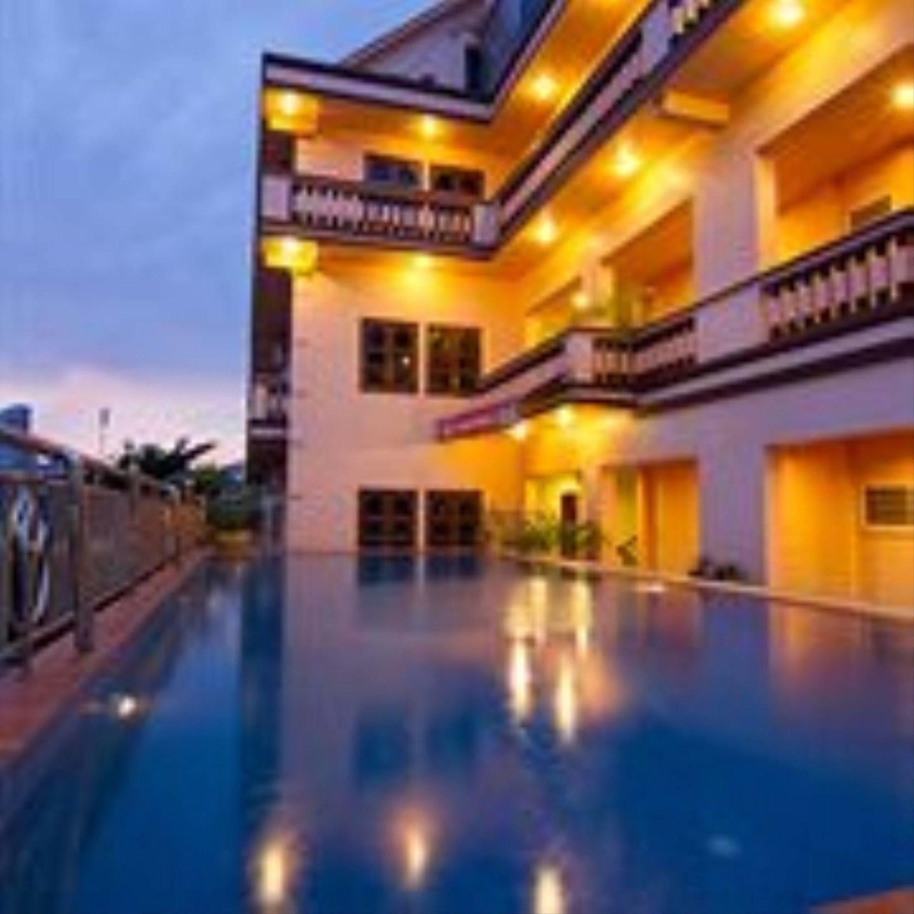G Eleven Hotel Phnom Penh Bagian luar foto