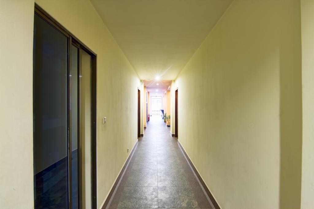 G Eleven Hotel Phnom Penh Bagian luar foto