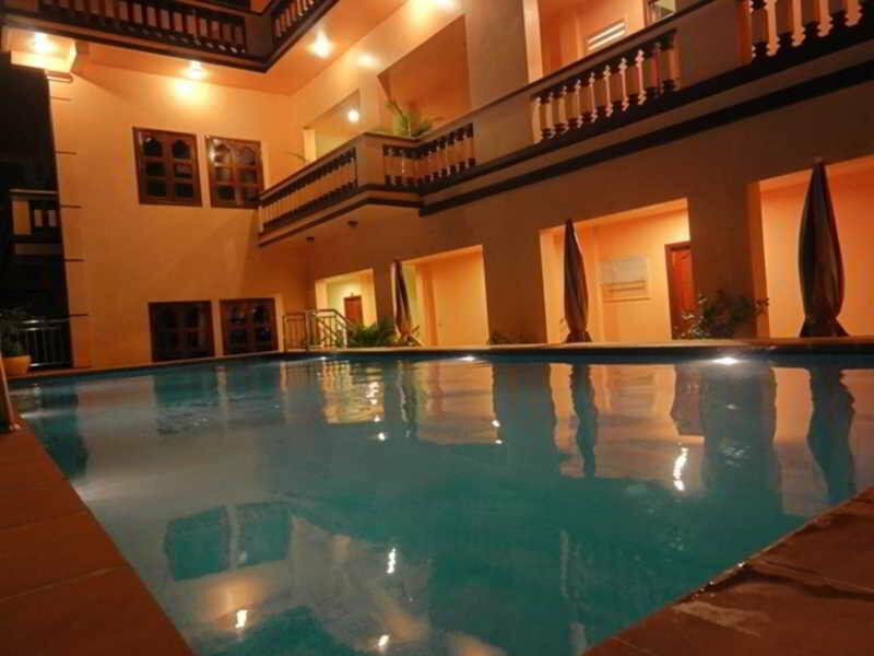 G Eleven Hotel Phnom Penh Bagian luar foto